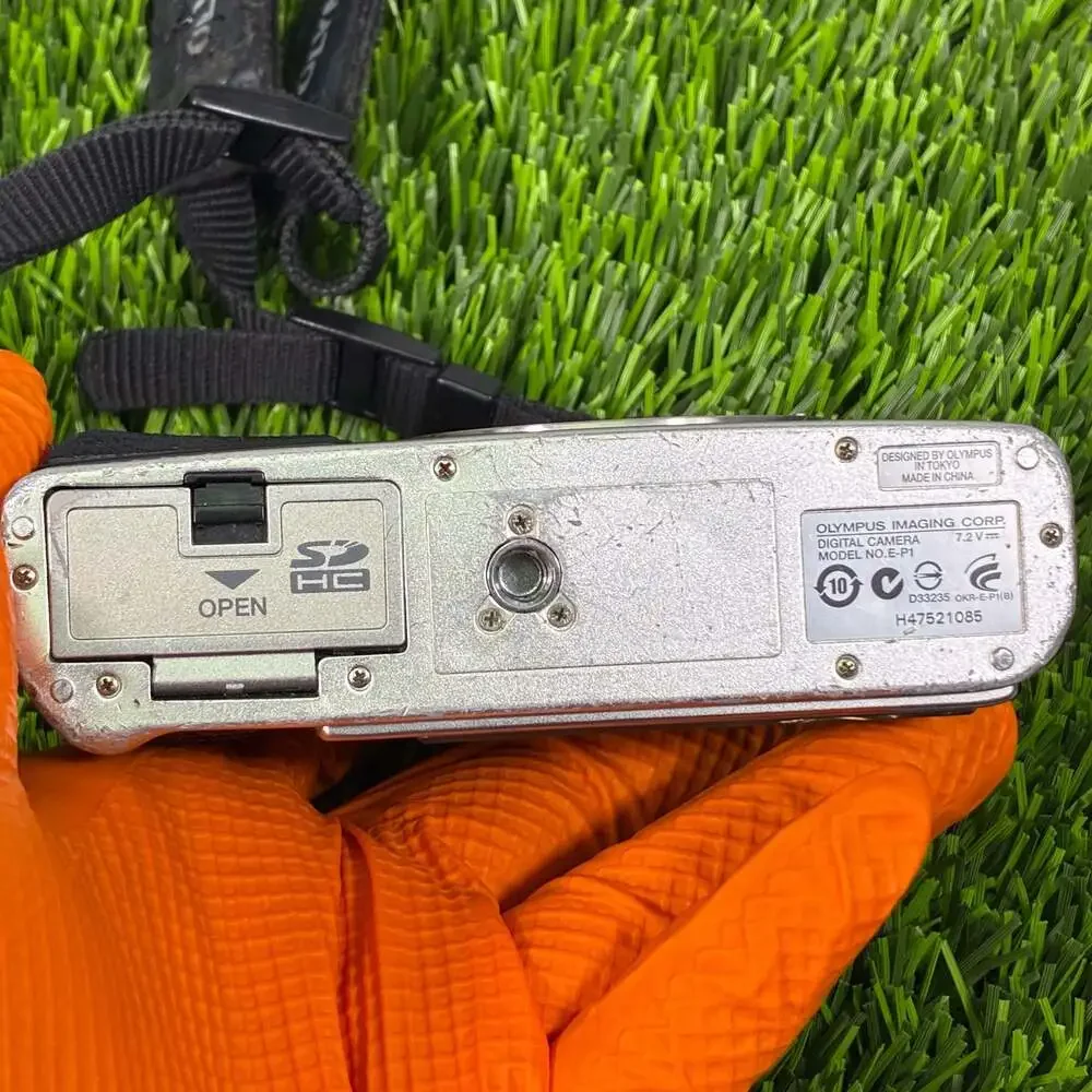 Olympus PEN E-P1 Micro Four Thirds Digital Camera Body